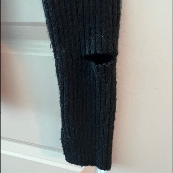 Central Park West Bailey Off The Shoulder Sweater - Picture 13 of 16